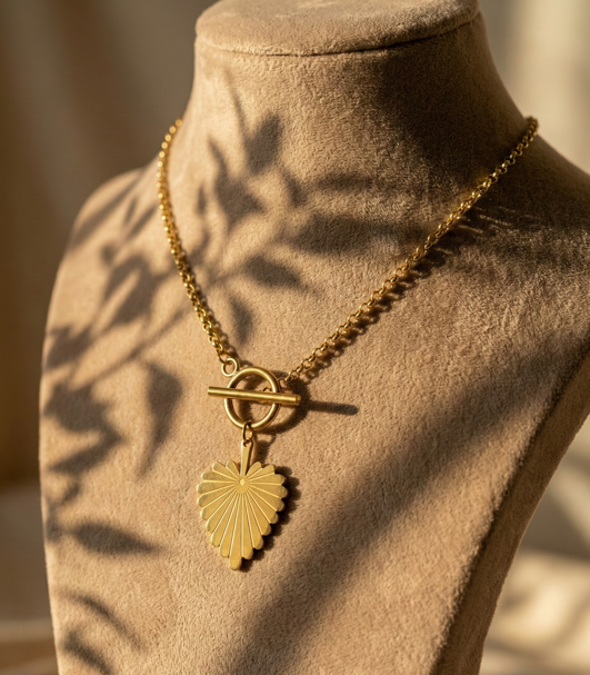 Altın Rengi Kolye - Doğanın Kalbi