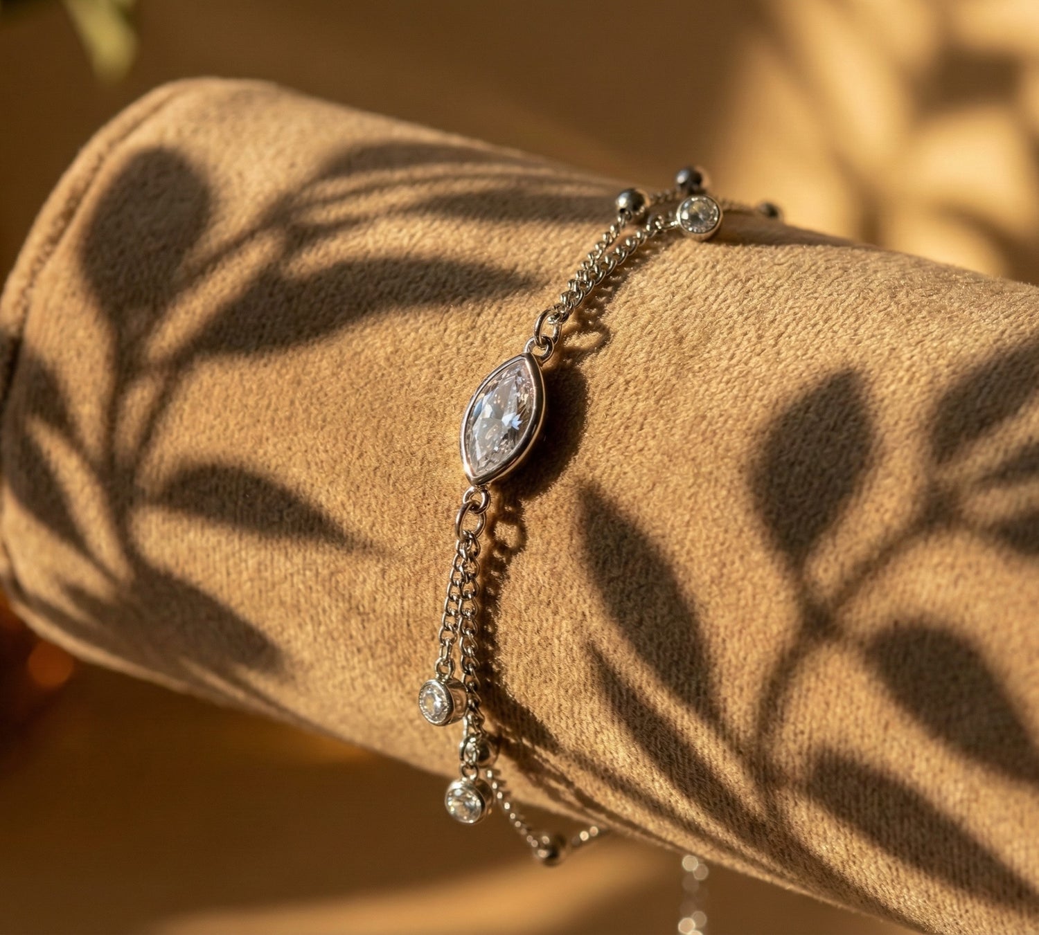 Gümüş Rengi Bileklik