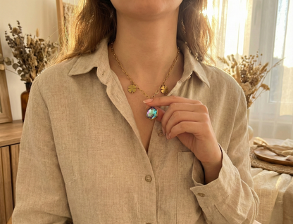 Altın Rengi  Kolye - Kaderin Parıltısı