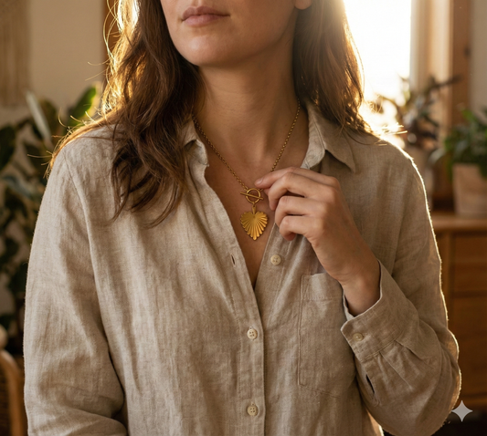 Altın Rengi  Kolye - İç Doğanın Güzelliği